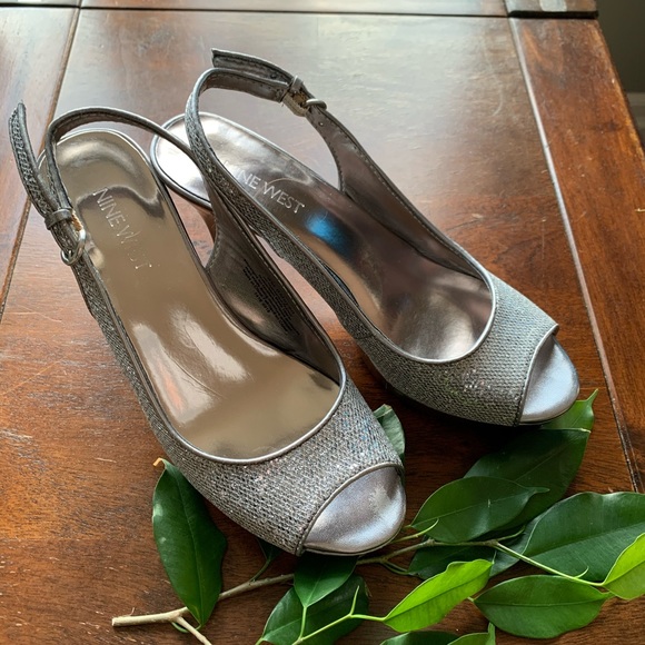 Nine West Silver Sparkle Heels size 6 - Picture 3 of 7